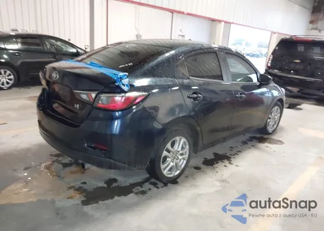 2017 Toyota Yaris Ia z USA, uszkodzony, nr VIN 3MYDLBYV8HY170128